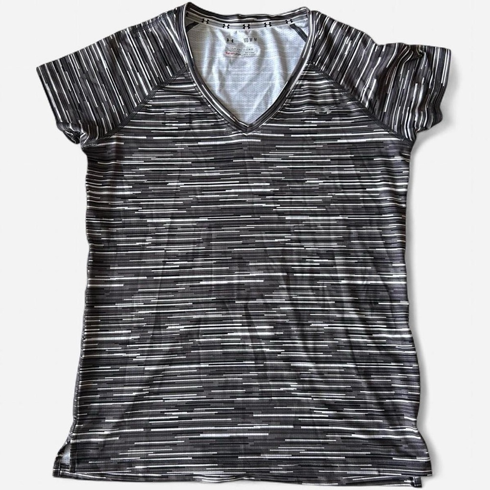 Under Armour HeatGear Tee – Size M- Cool, Sleek & Ready to Move!